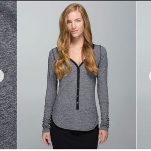 Lululemon Awesoma Henley Hyper Stripe Size 8